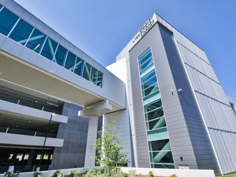 CONRAC AT BRADLEY INTERNATIONAL AIRPORT | WINDSOR LOCKS, CT CONRAC AT BRADLEY INTERNATIONAL AIRPORT | WINDSOR LOCKS, CT