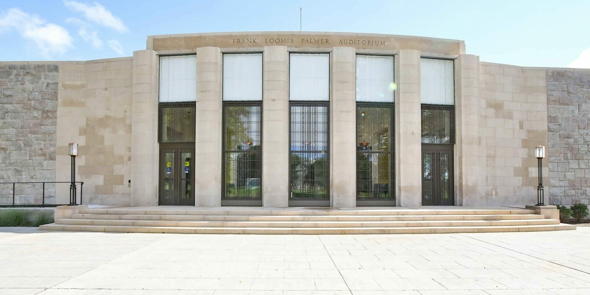 PALMER AUDITORIUM AT CONNECTICUT COLLEGE | NEW LONDON, CT